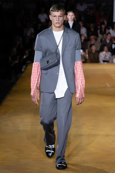 Look 74